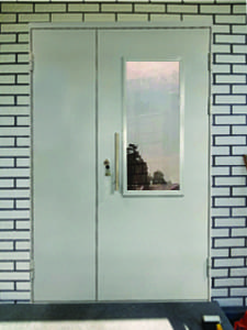 Дверь со стеклом и светоотражающей пленкой